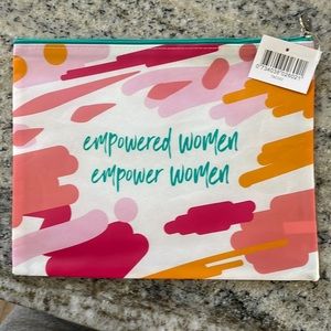 Thrive causemetics bag.